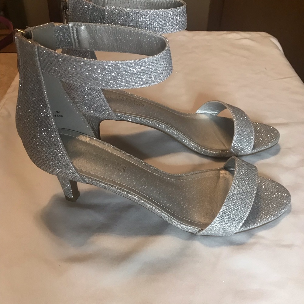 Silver Sparkle Heel Size 7.5